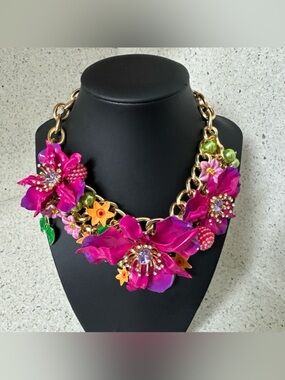 BETSEY JOHNSON Tropical Hot Magenta Fuchsia Orchid
Statement Necklace NEW NWT